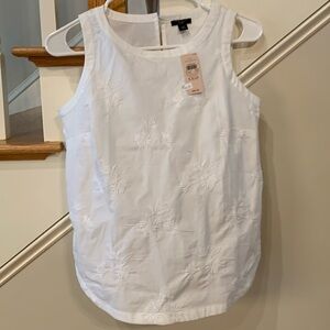 Pretty lightweight sleeveless white cotton brand new blouse